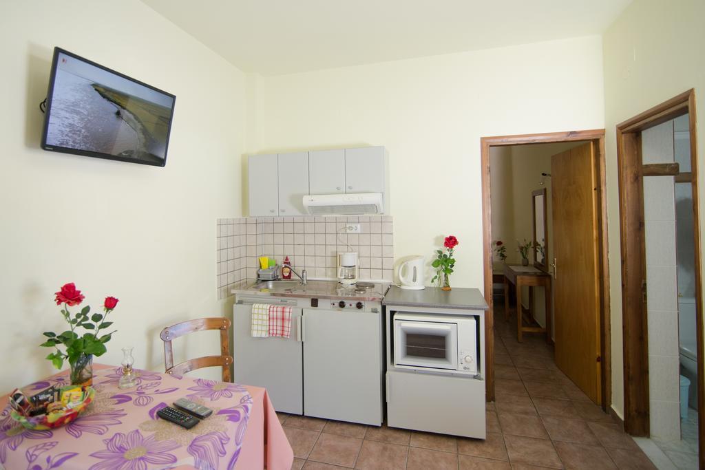 Apartament Kalithea - Heated Pool